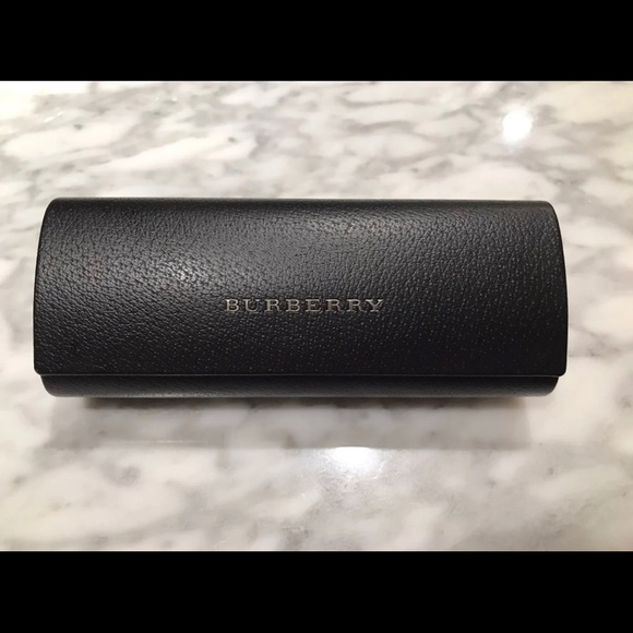 Burberry Sunglasses - Picture 6 of 6